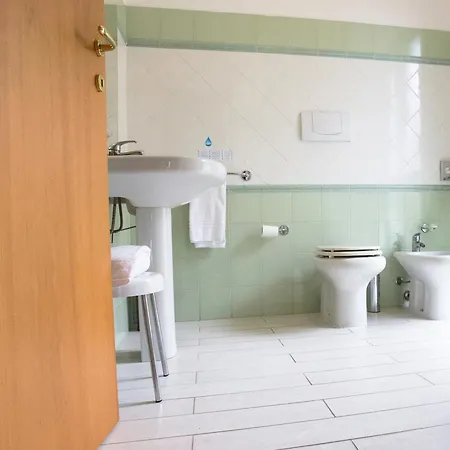 Hotel Leonardo 3*