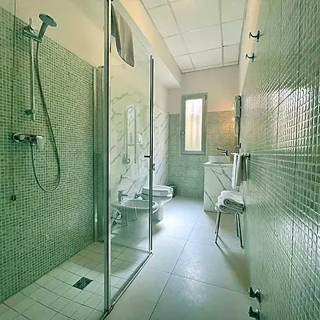 Leonardo Hotel